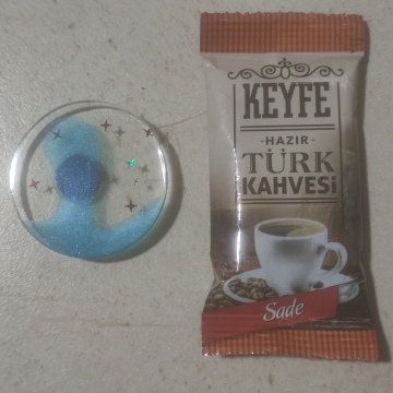 Sade Kumlu Yıldızlı Mağnet ve Kahve